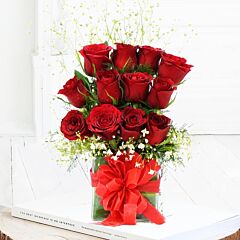 Glass Vase Arrangement of 12 Red Roses